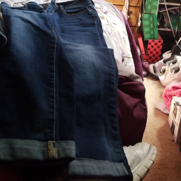 Jean capris - Picture 2 of 4